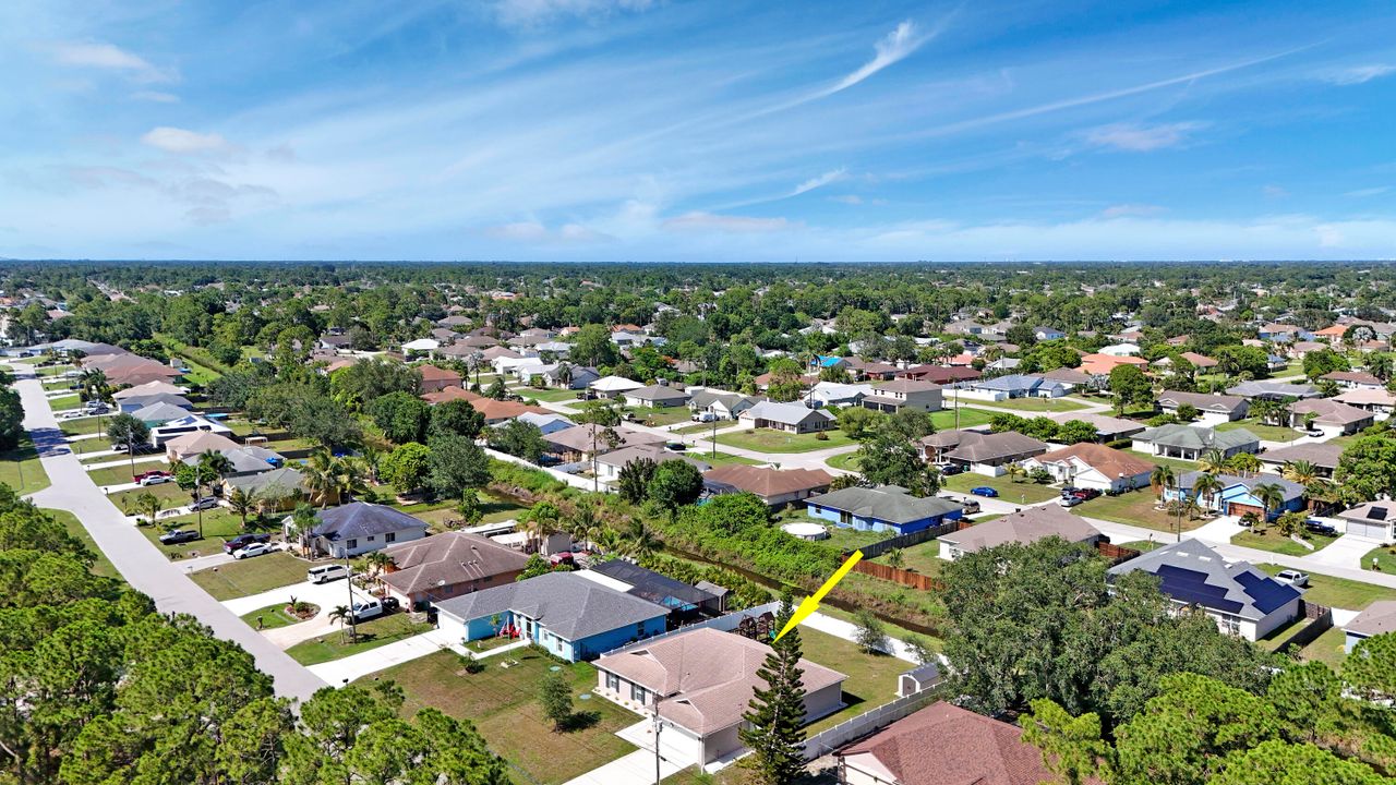 For Sale: $454,900 (4 beds, 2 baths, 1915 Square Feet)