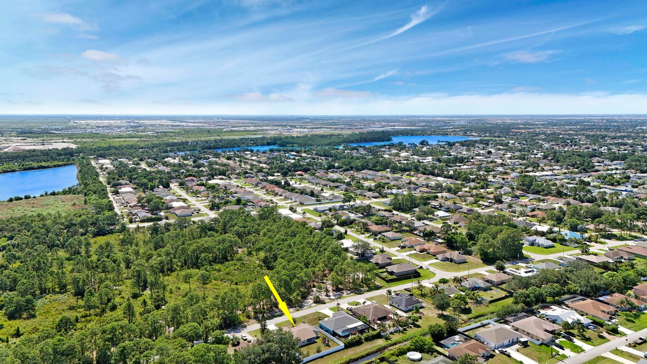 For Sale: $454,900 (4 beds, 2 baths, 1915 Square Feet)