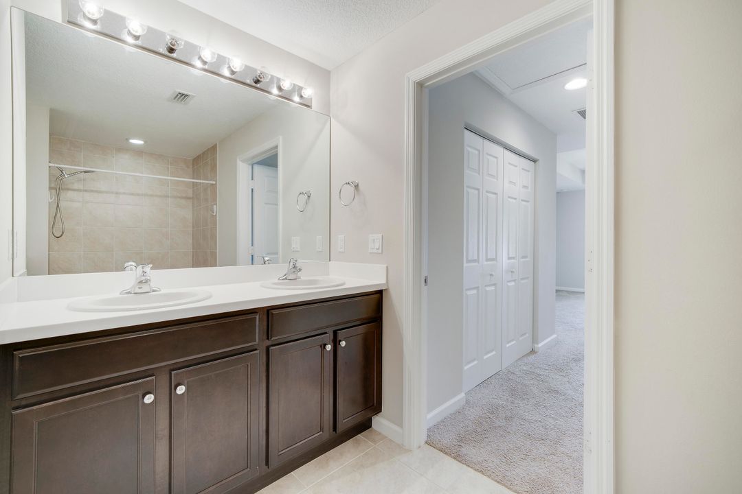 For Sale: $454,900 (4 beds, 2 baths, 1915 Square Feet)