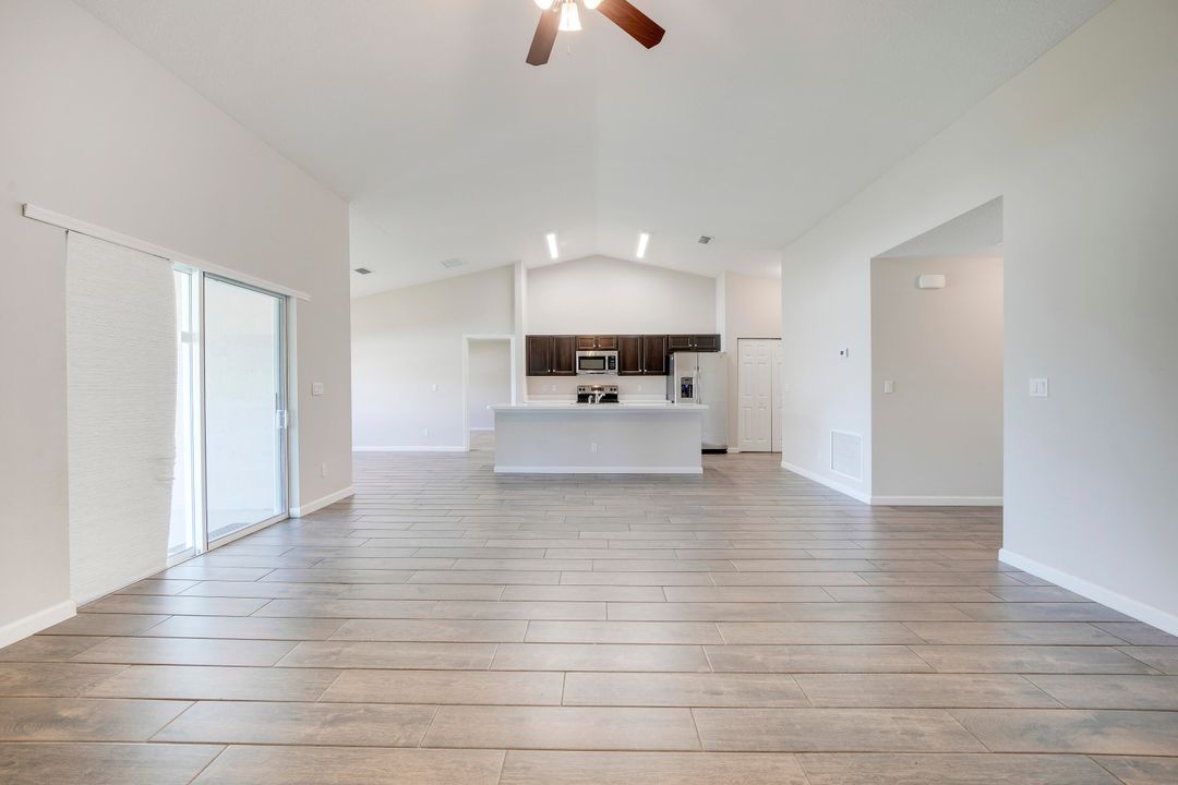 For Sale: $454,900 (4 beds, 2 baths, 1915 Square Feet)