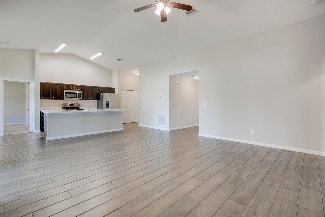 For Sale: $454,900 (4 beds, 2 baths, 1915 Square Feet)