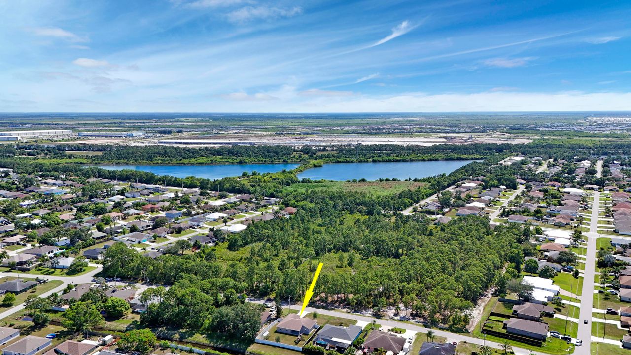 For Sale: $454,900 (4 beds, 2 baths, 1915 Square Feet)