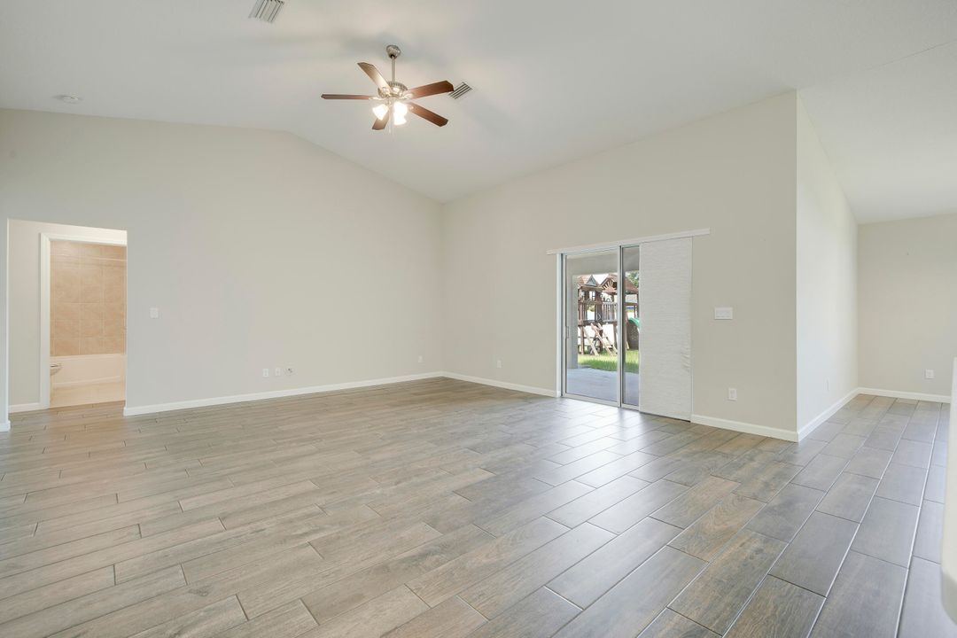 For Sale: $454,900 (4 beds, 2 baths, 1915 Square Feet)