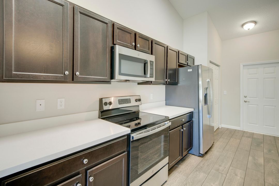 For Sale: $454,900 (4 beds, 2 baths, 1915 Square Feet)