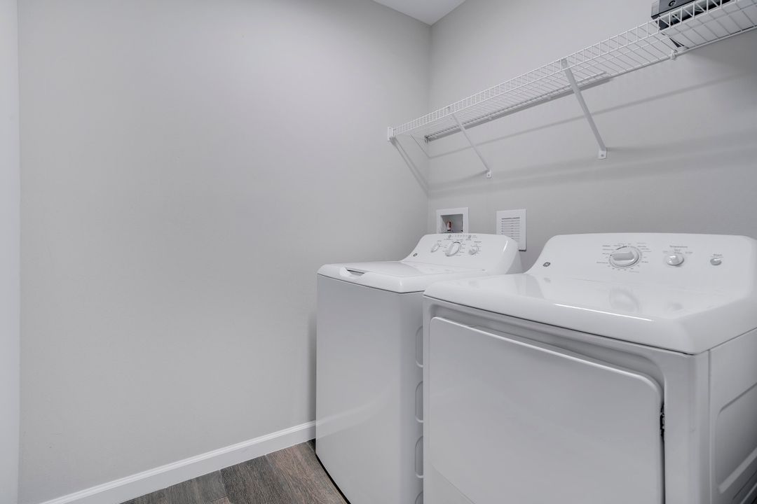 For Sale: $454,900 (4 beds, 2 baths, 1915 Square Feet)