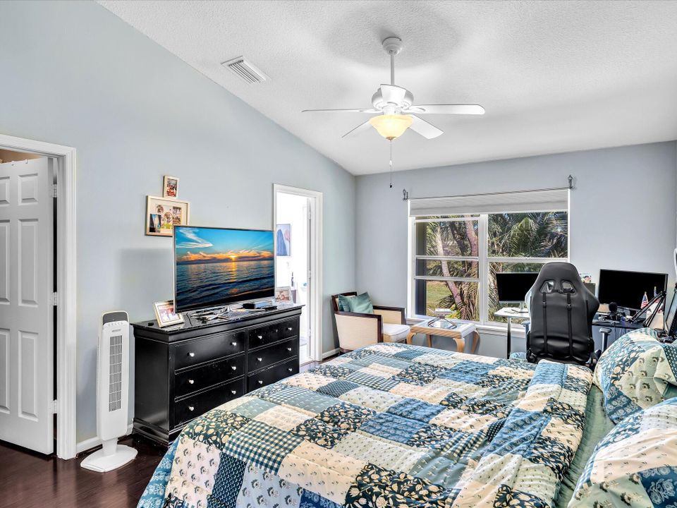 待售: $385,000 (2 贝兹, 2 浴室, 1420 平方英尺)