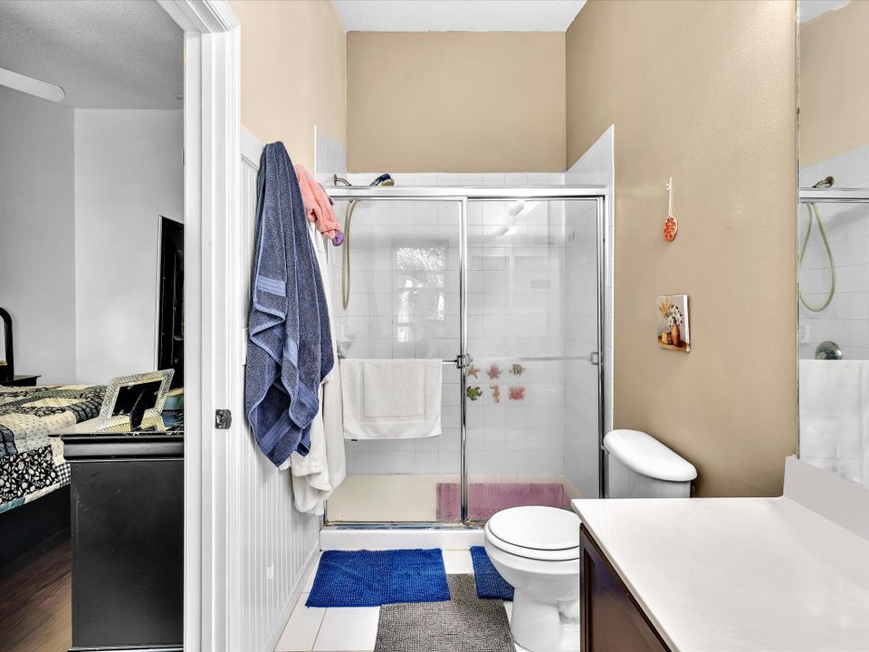 待售: $385,000 (2 贝兹, 2 浴室, 1420 平方英尺)