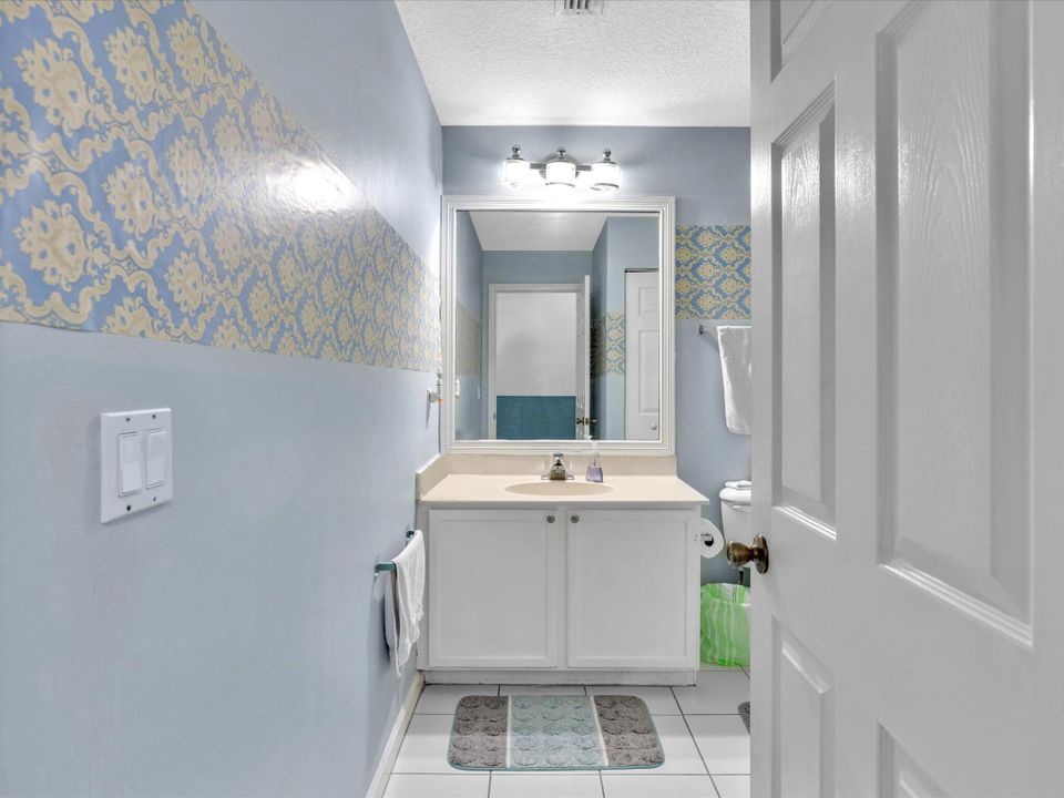 待售: $385,000 (2 贝兹, 2 浴室, 1420 平方英尺)