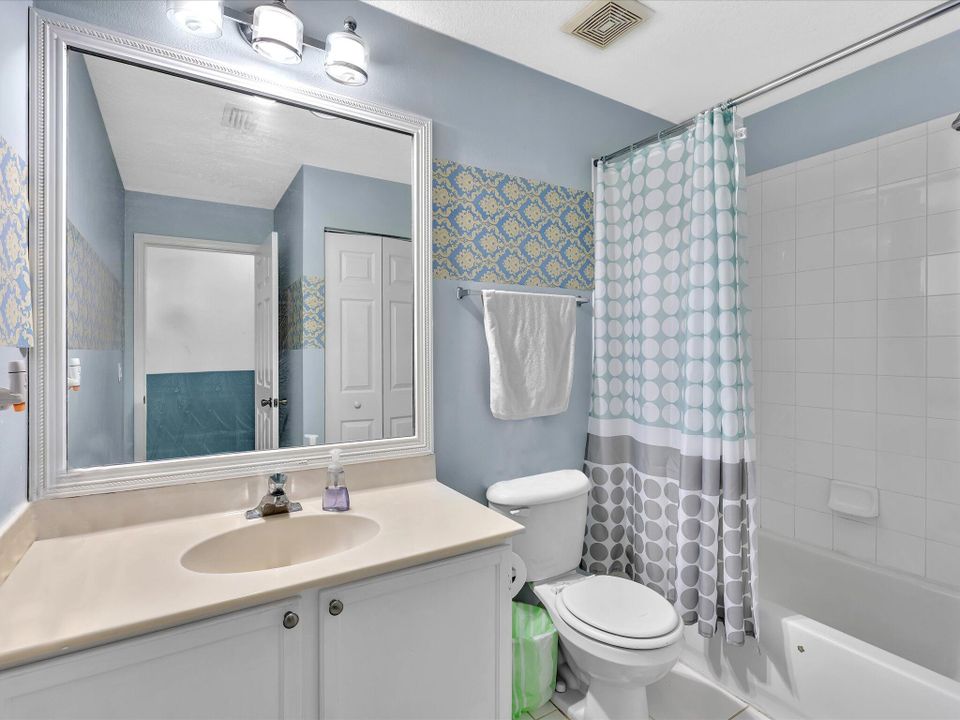 待售: $385,000 (2 贝兹, 2 浴室, 1420 平方英尺)