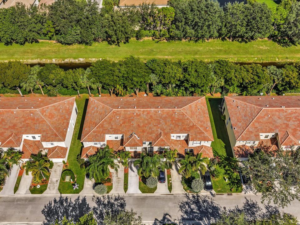 待售: $385,000 (2 贝兹, 2 浴室, 1420 平方英尺)