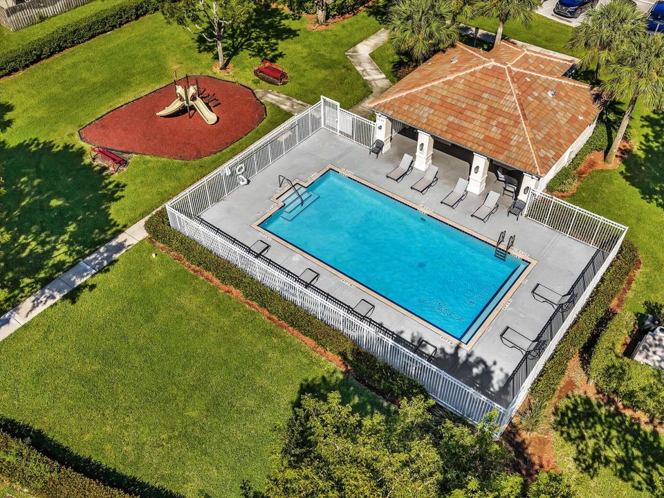 待售: $385,000 (2 贝兹, 2 浴室, 1420 平方英尺)