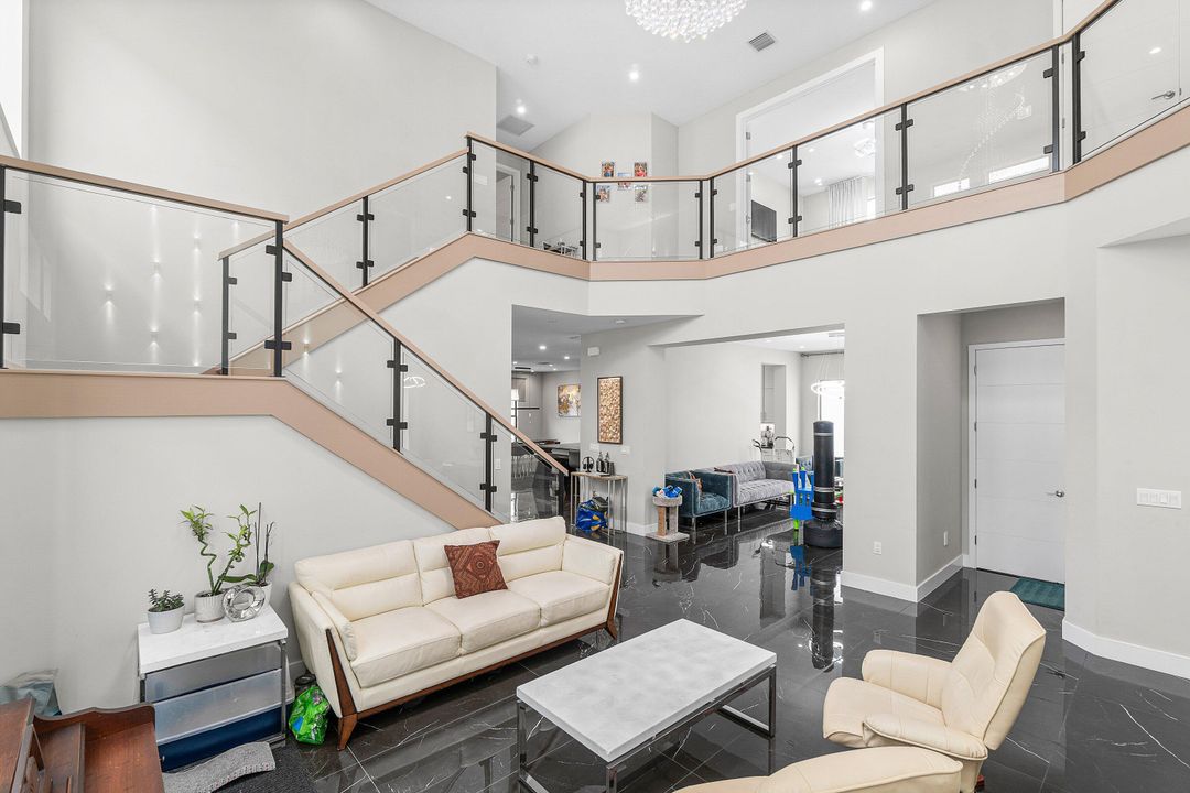 Active With Contract: $2,200,000 (5 beds, 7 baths, 4484 Square Feet)