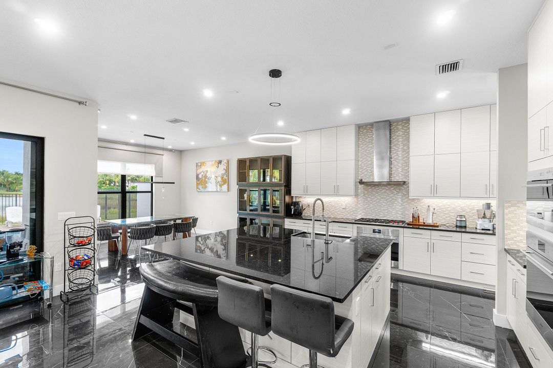 Active With Contract: $2,200,000 (5 beds, 7 baths, 4484 Square Feet)