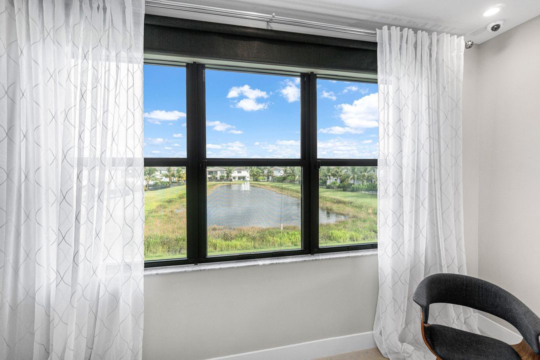 Active With Contract: $2,200,000 (5 beds, 7 baths, 4484 Square Feet)