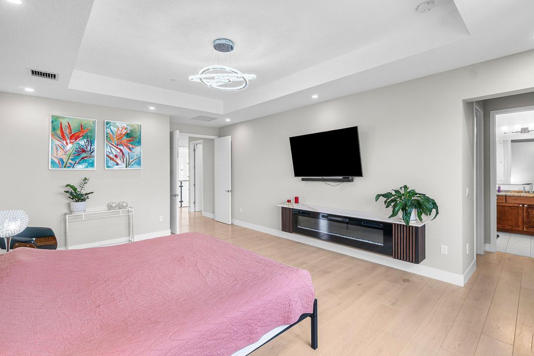 Active With Contract: $2,200,000 (5 beds, 7 baths, 4484 Square Feet)