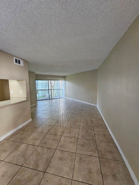For Rent: $1,500 (1 beds, 1 baths, 775 Square Feet)