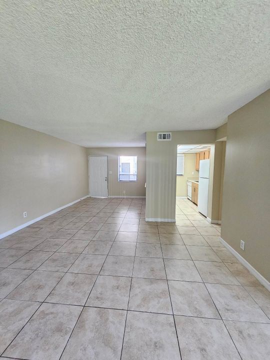 For Rent: $1,500 (1 beds, 1 baths, 775 Square Feet)