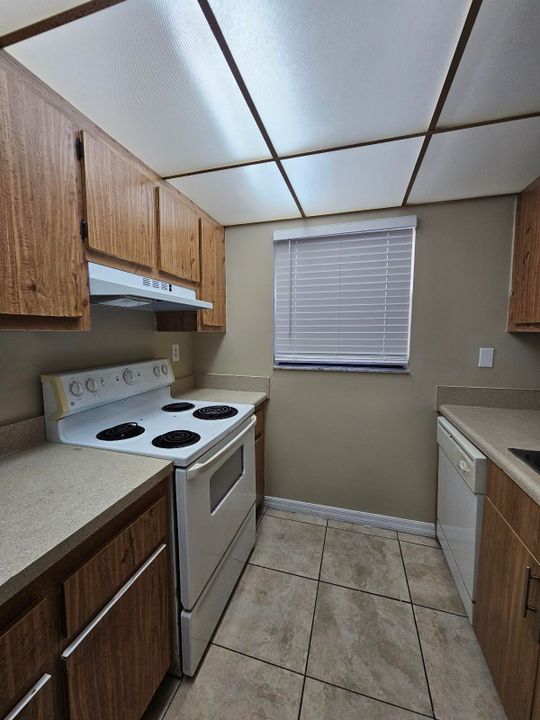 For Rent: $1,500 (1 beds, 1 baths, 775 Square Feet)