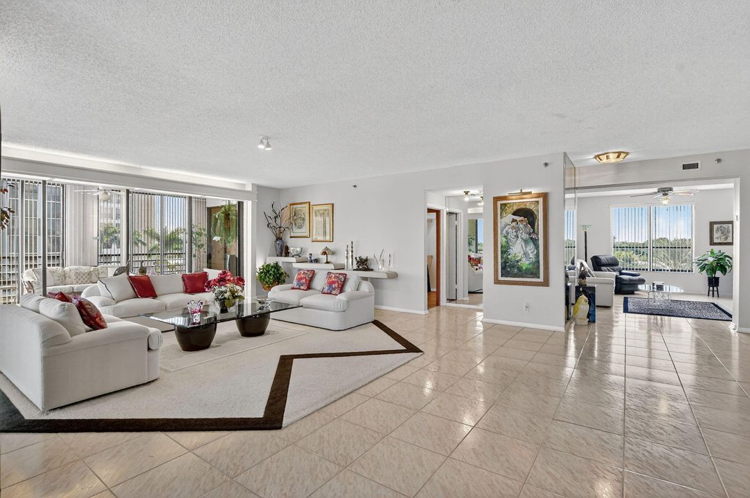 For Sale: $659,000 (3 beds, 2 baths, 2519 Square Feet)