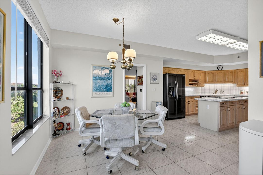 For Sale: $659,000 (3 beds, 2 baths, 2519 Square Feet)