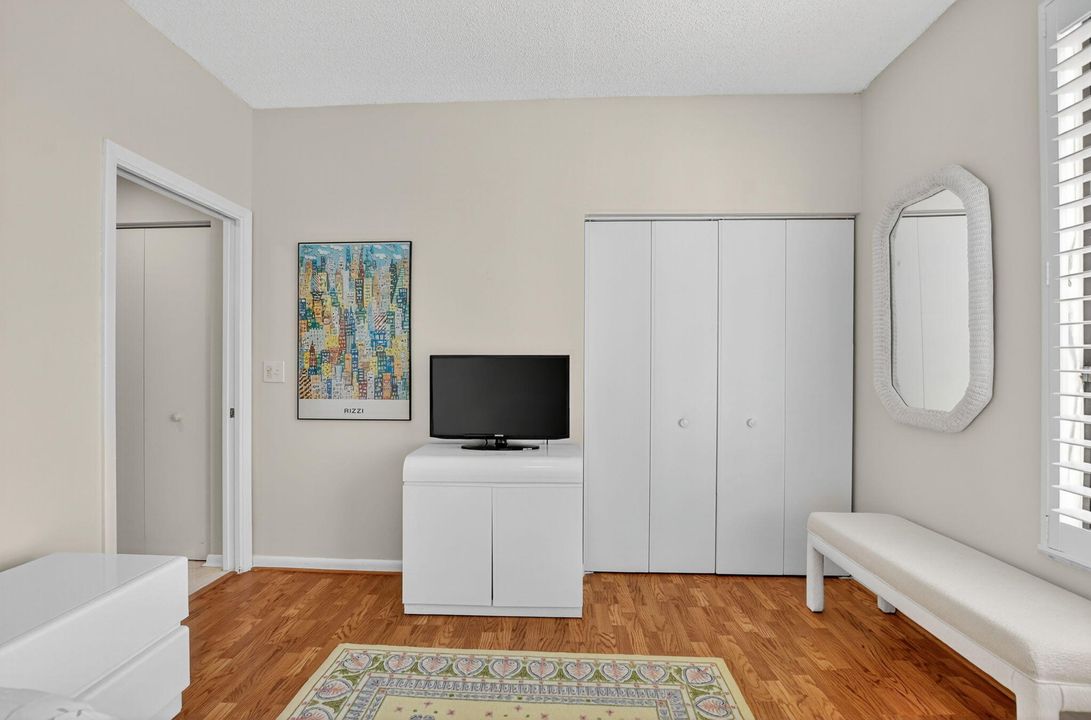 For Sale: $659,000 (3 beds, 2 baths, 2519 Square Feet)