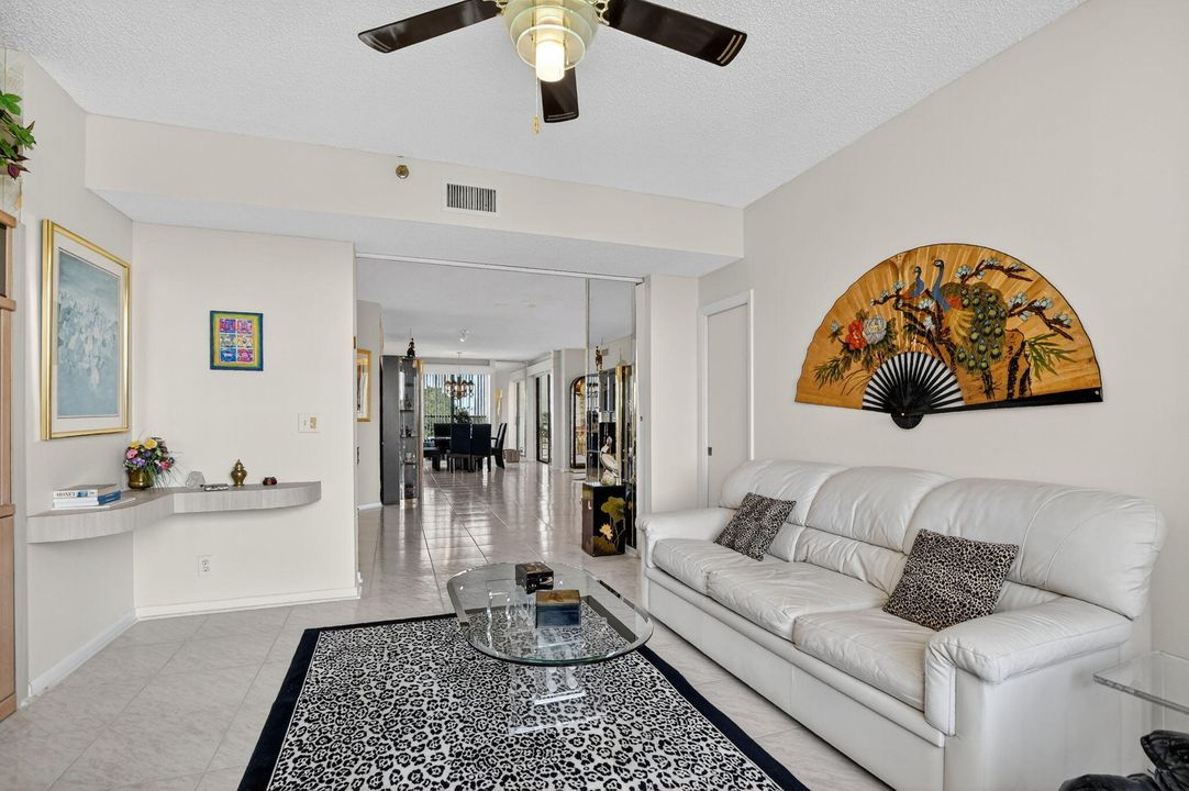 For Sale: $659,000 (3 beds, 2 baths, 2519 Square Feet)