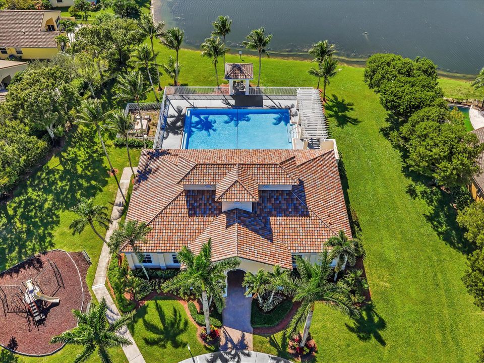 待售: $385,000 (2 贝兹, 2 浴室, 1420 平方英尺)