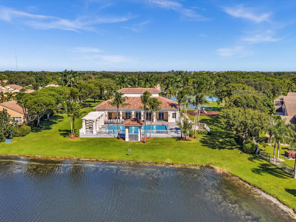 待售: $385,000 (2 贝兹, 2 浴室, 1420 平方英尺)