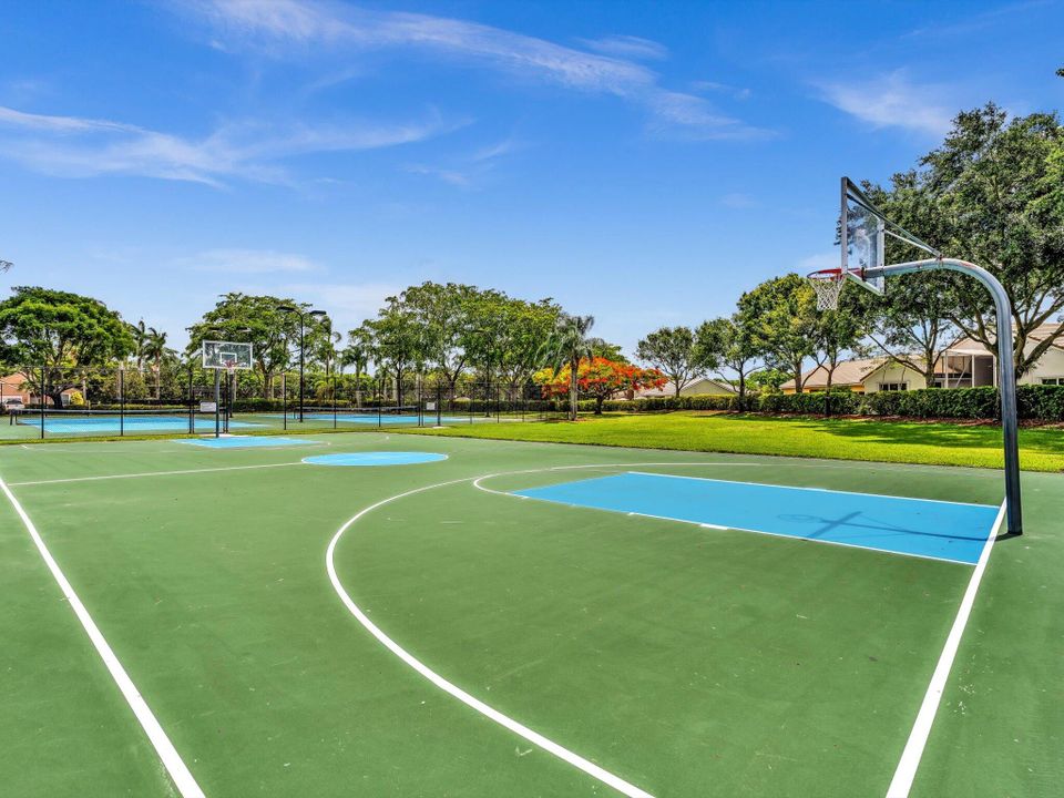 待售: $385,000 (2 贝兹, 2 浴室, 1420 平方英尺)