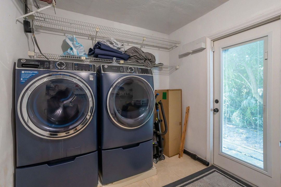 For Sale: $549,900 (2 beds, 2 baths, 1575 Square Feet)