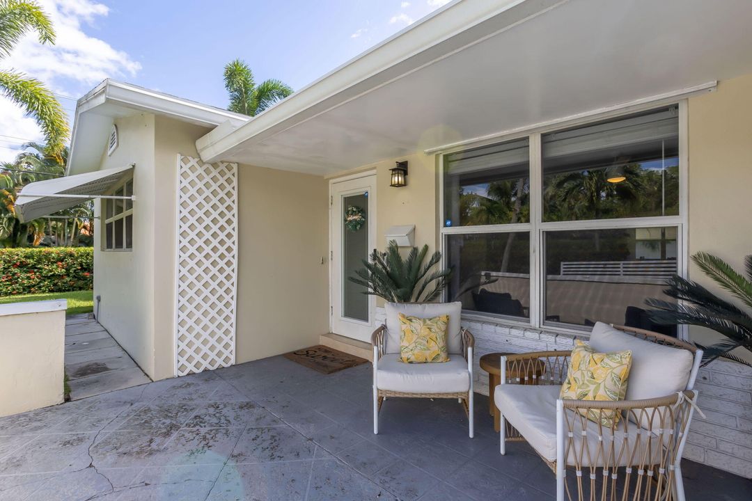 For Sale: $549,900 (2 beds, 2 baths, 1575 Square Feet)