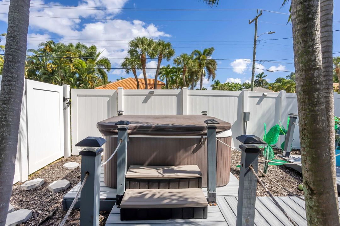 For Sale: $549,900 (2 beds, 2 baths, 1575 Square Feet)