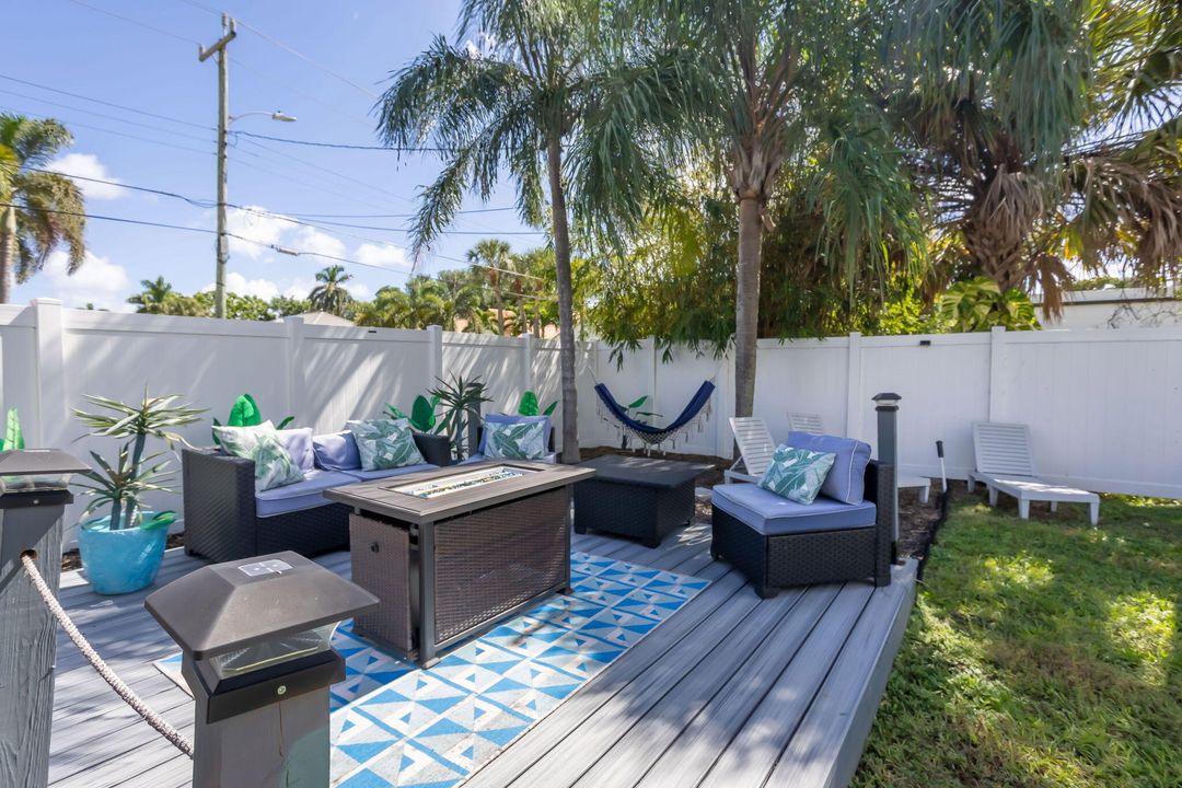 For Sale: $549,900 (2 beds, 2 baths, 1575 Square Feet)