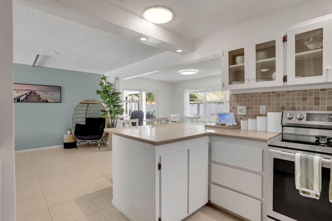 For Sale: $549,900 (2 beds, 2 baths, 1575 Square Feet)