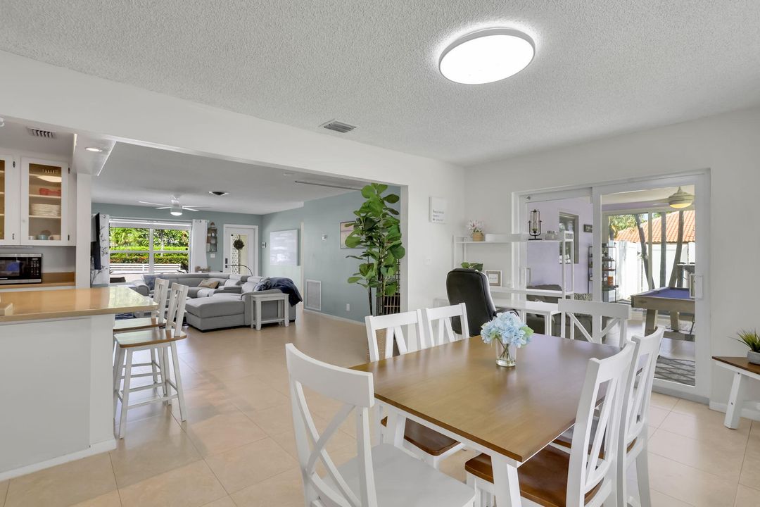 For Sale: $549,900 (2 beds, 2 baths, 1575 Square Feet)