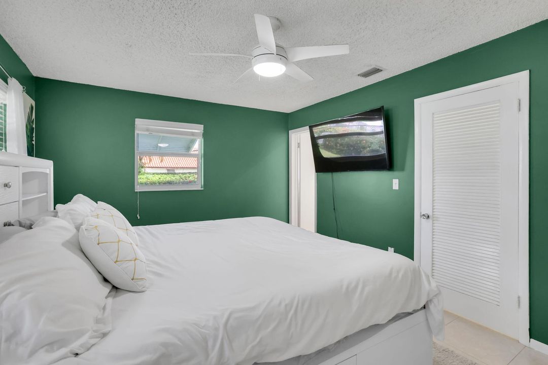 For Sale: $549,900 (2 beds, 2 baths, 1575 Square Feet)