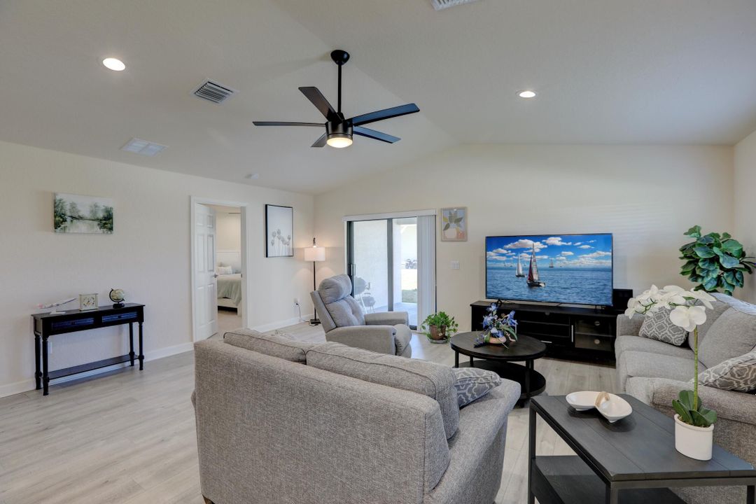 待售: $169,000 (2 贝兹, 2 浴室, 1451 平方英尺)