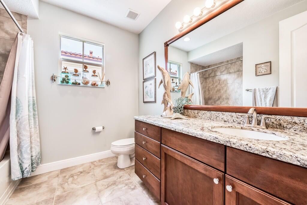 合同活跃: $3,500 (3 贝兹, 2 浴室, 2278 平方英尺)