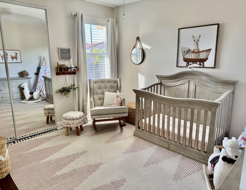 合同活跃: $3,500 (3 贝兹, 2 浴室, 2278 平方英尺)