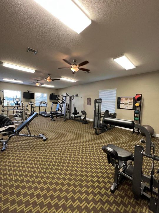 合同活跃: $3,500 (3 贝兹, 2 浴室, 2278 平方英尺)