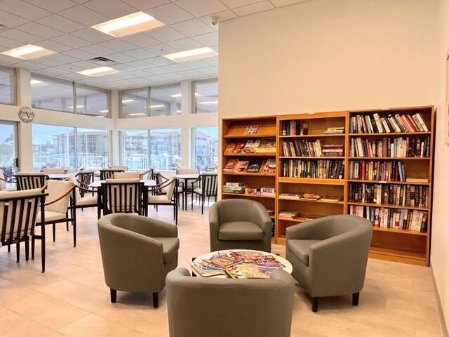 For Sale: $144,900 (1 beds, 1 baths, 705 Square Feet)