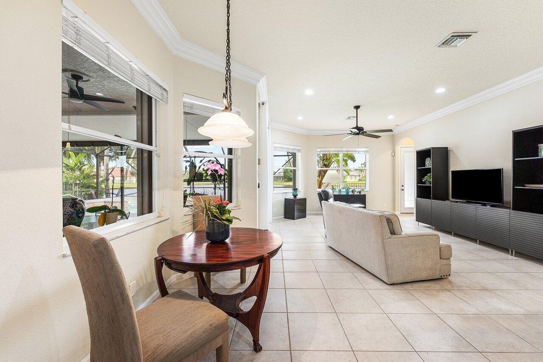 Под контрактом: $830,000 (5 спален, 3 ванн, 2980 Квадратных фут)