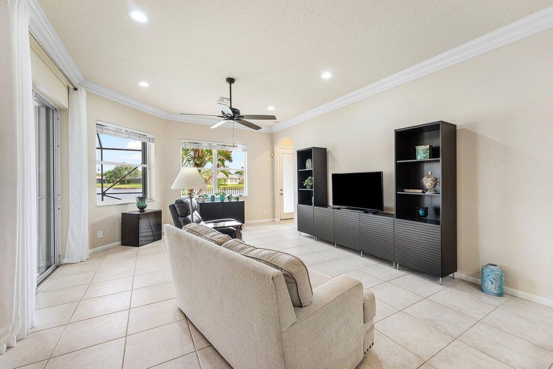 Под контрактом: $830,000 (5 спален, 3 ванн, 2980 Квадратных фут)