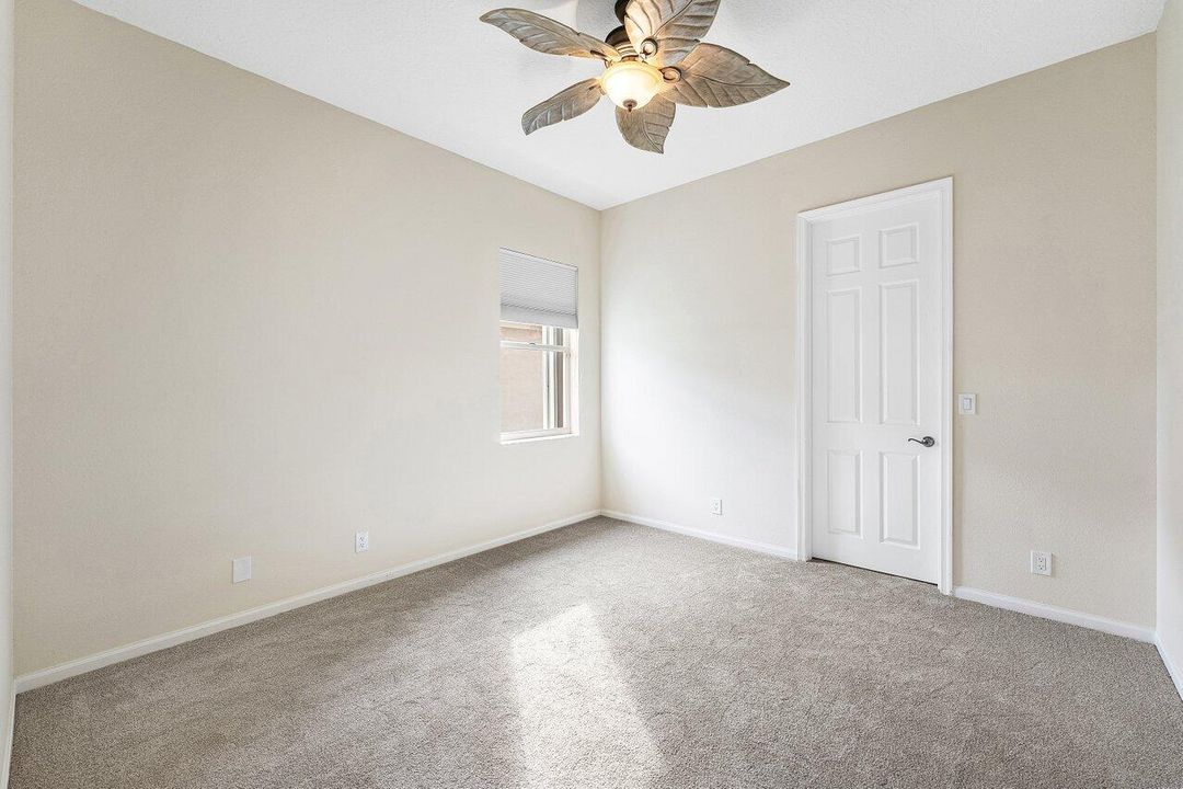 Под контрактом: $830,000 (5 спален, 3 ванн, 2980 Квадратных фут)