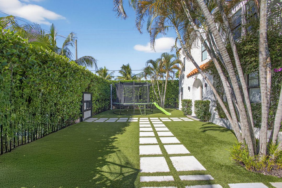 待售: $1,395,000 (4 贝兹, 2 浴室, 1809 平方英尺)