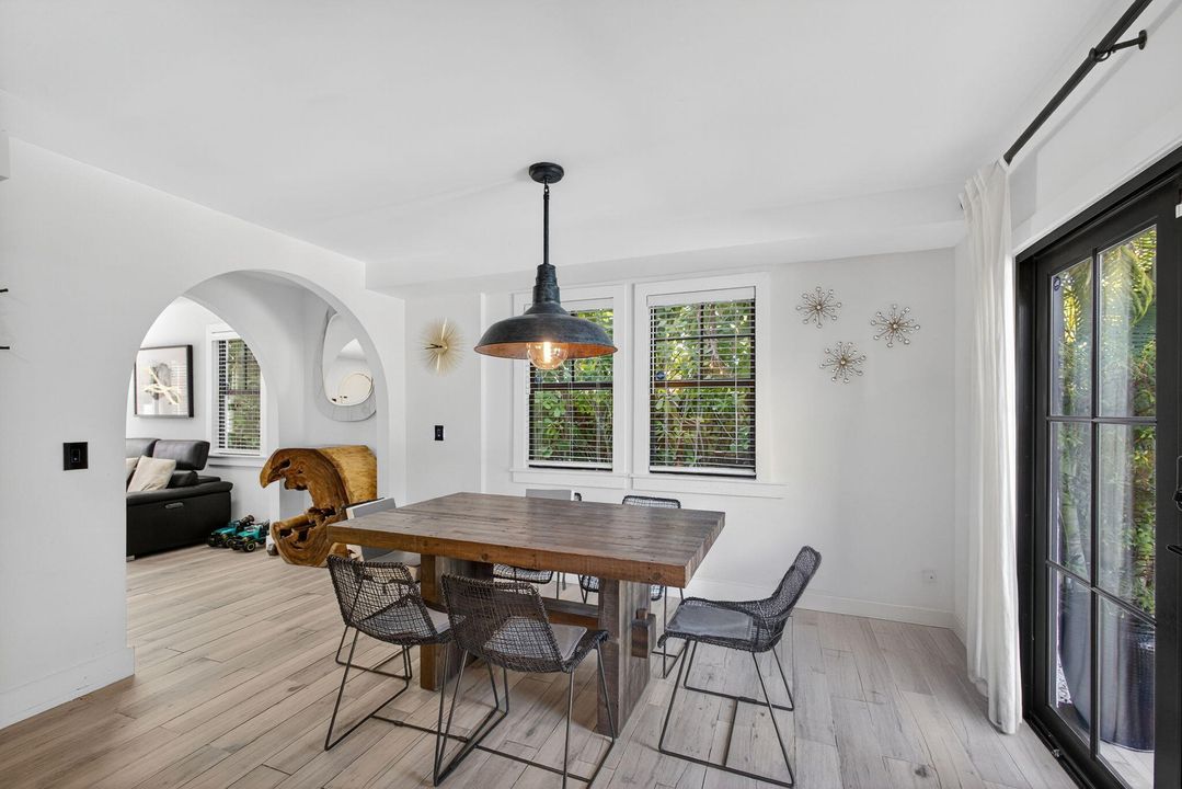 待售: $1,395,000 (4 贝兹, 2 浴室, 1809 平方英尺)