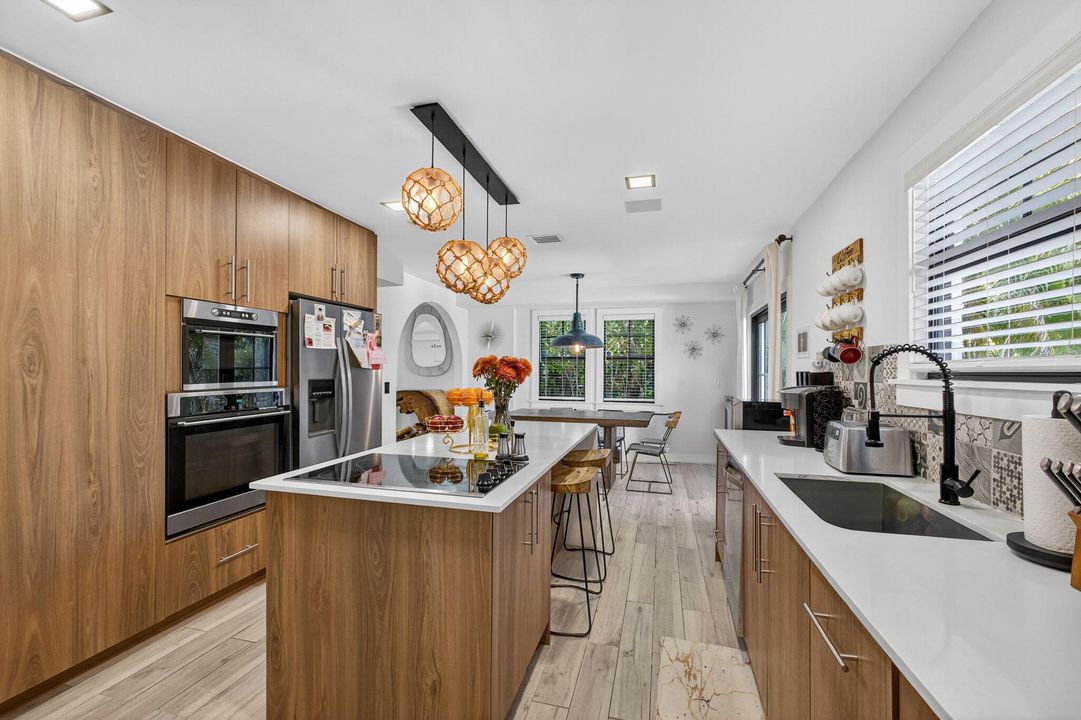 待售: $1,395,000 (4 贝兹, 2 浴室, 1809 平方英尺)