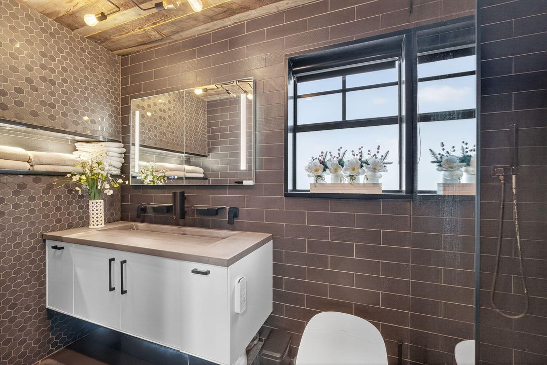 待售: $1,395,000 (4 贝兹, 2 浴室, 1809 平方英尺)