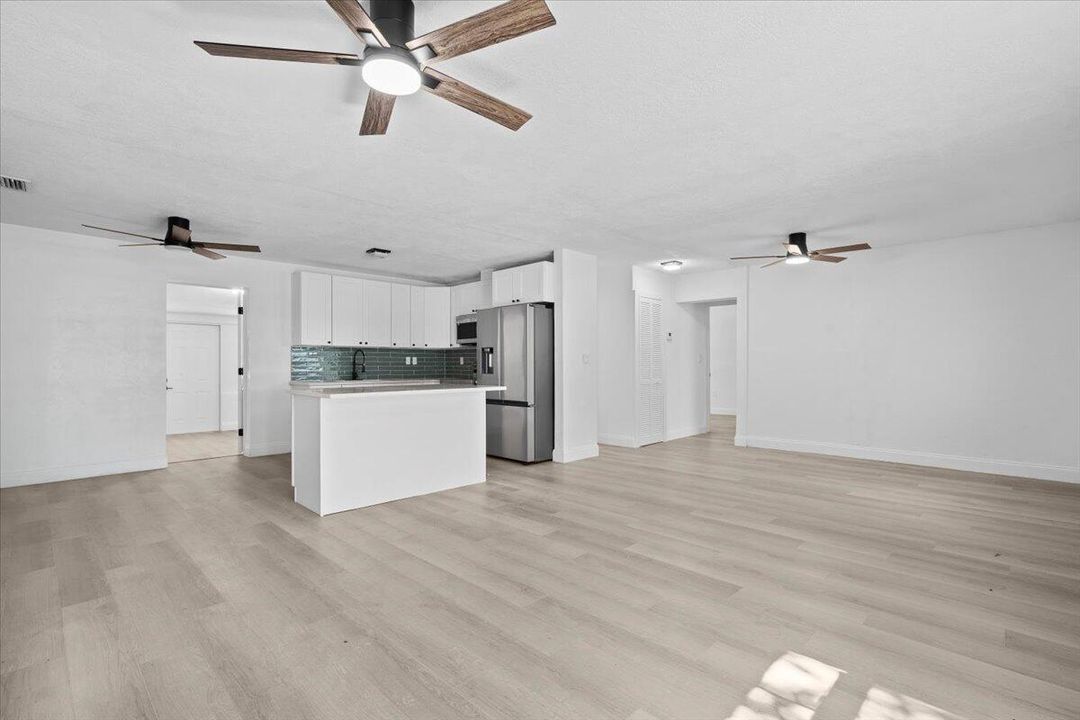 待售: $380,000 (4 贝兹, 2 浴室, 1503 平方英尺)