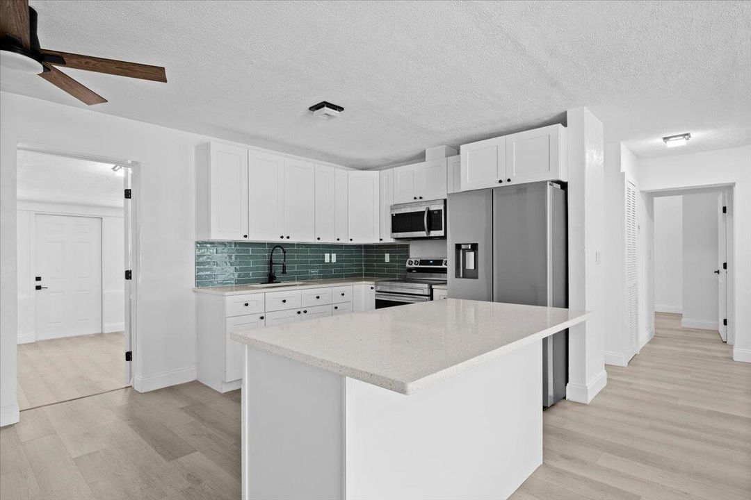 待售: $380,000 (4 贝兹, 2 浴室, 1503 平方英尺)